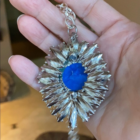 Upcycled statement floral necklace choker - Picture 5 of 5